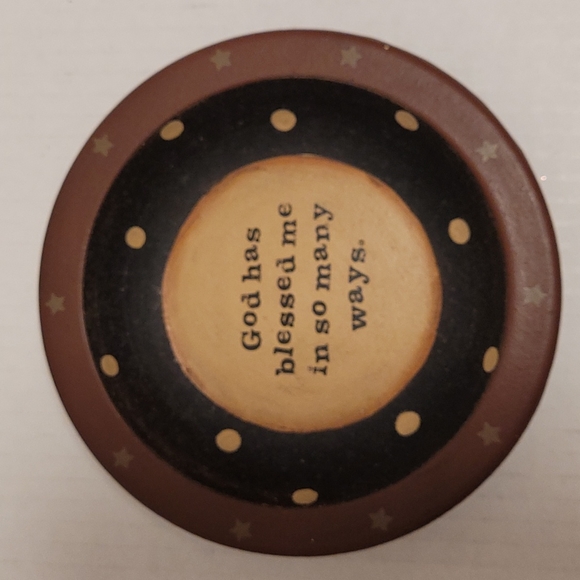 Adorable Primitive Wood Bowl - Picture 1 of 16